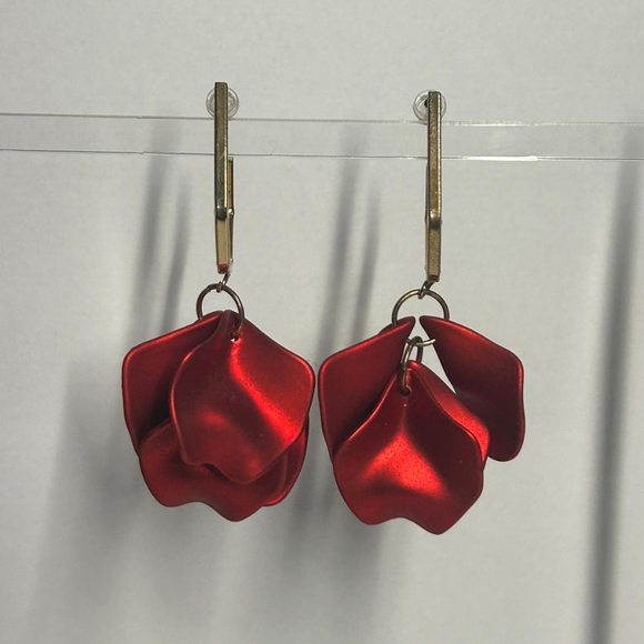 Earrings - Picture 2 of 3